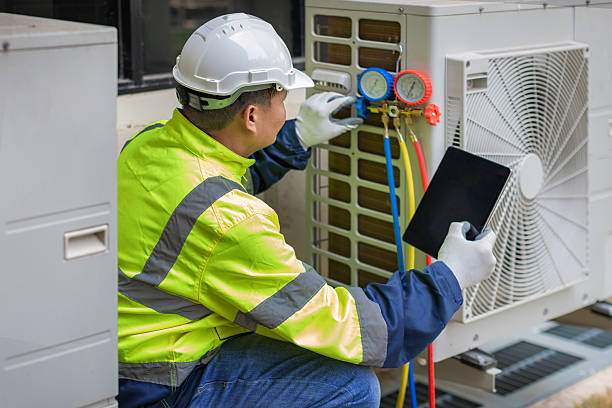 Professional Hvac technician working in Laurel Hill, VA